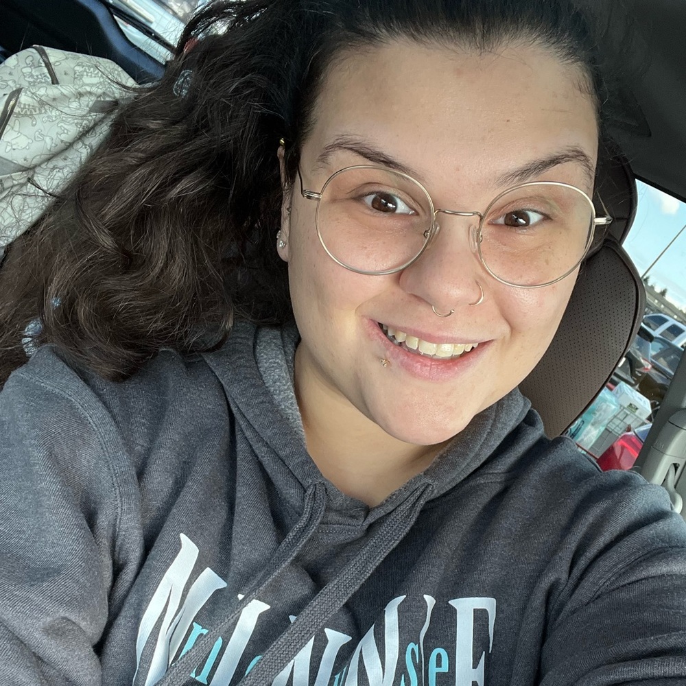 Meet your Posher, Danielle